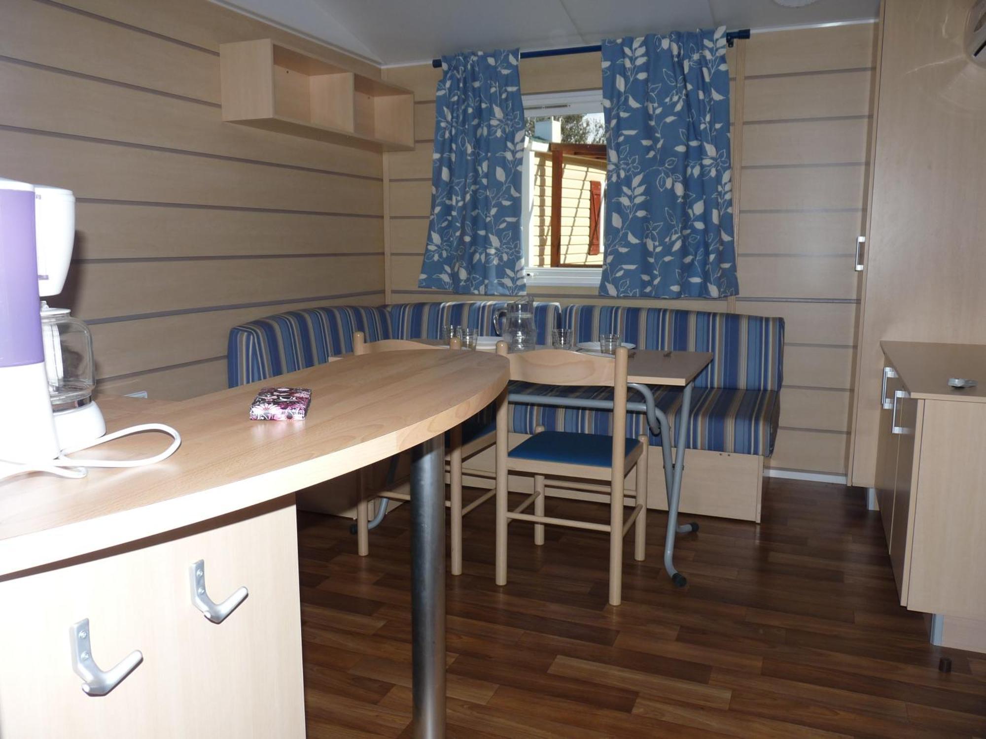 Camping Mobile Home U Sole Marinu Patrimonio Room photo
